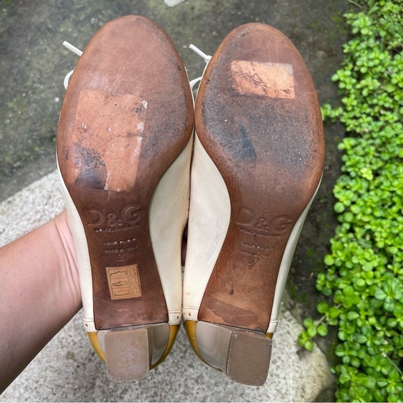 Vintage Dolce & Gabbana Women's Patent Leather Round Toe Pumps Size 37 - Picture 8 of 9